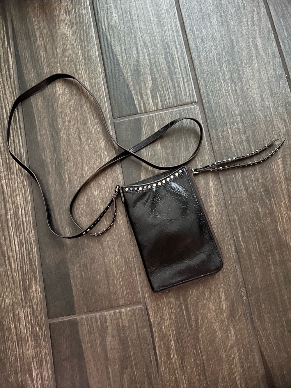 HOBO International Moxie Crossbody Leather Phone Bag in Black & Brown